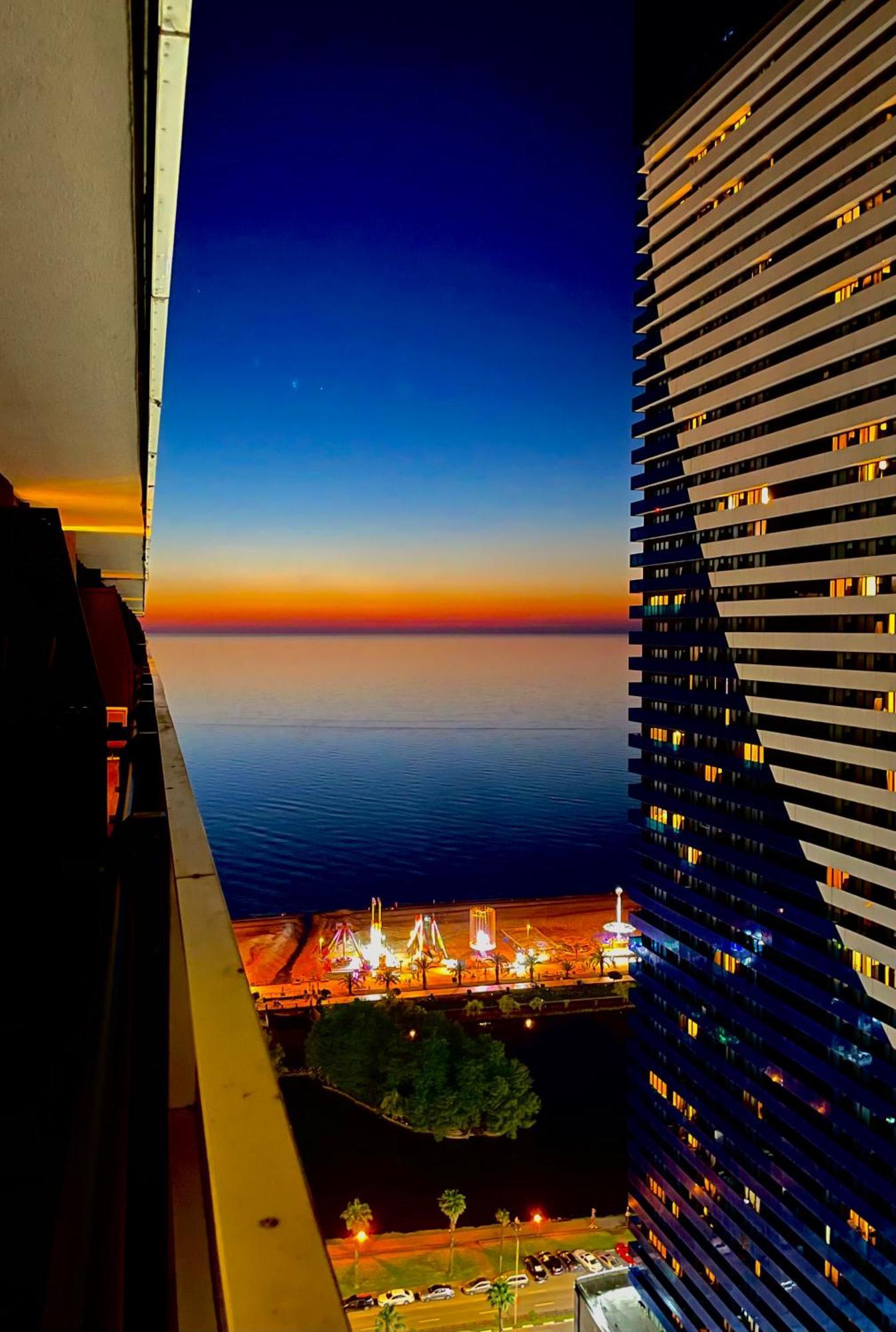 Sky Apartments 巴统 外观 照片