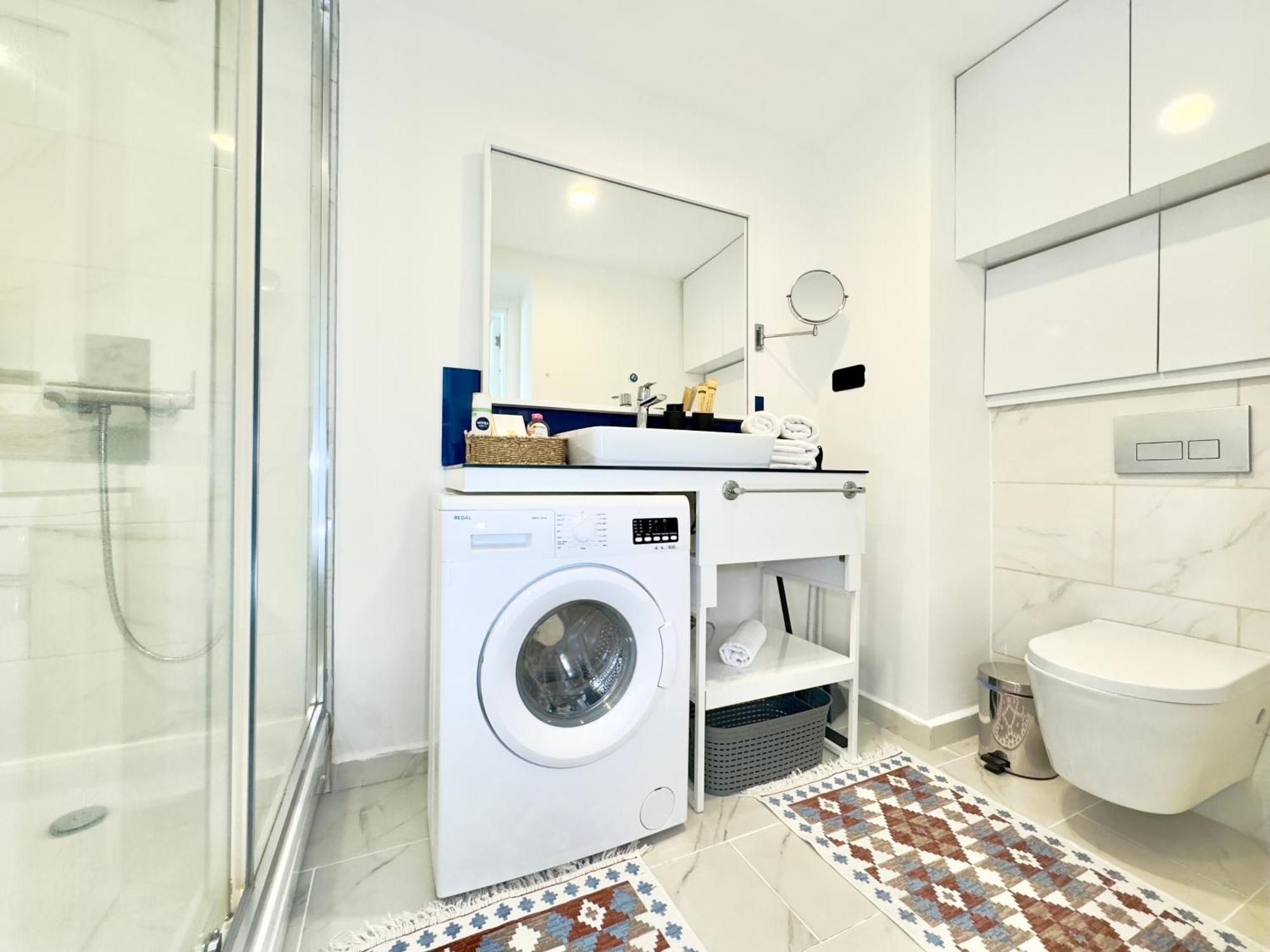 Sky Apartments 巴统 外观 照片